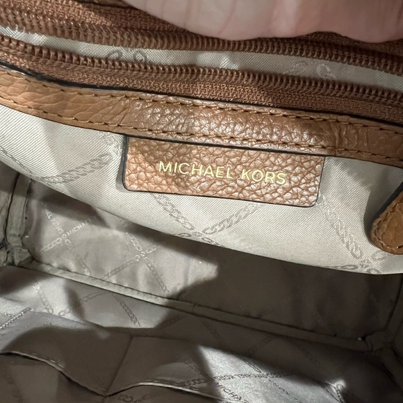 Michael Kors Abbey backpack and matching wallet - Picture 7 of 16